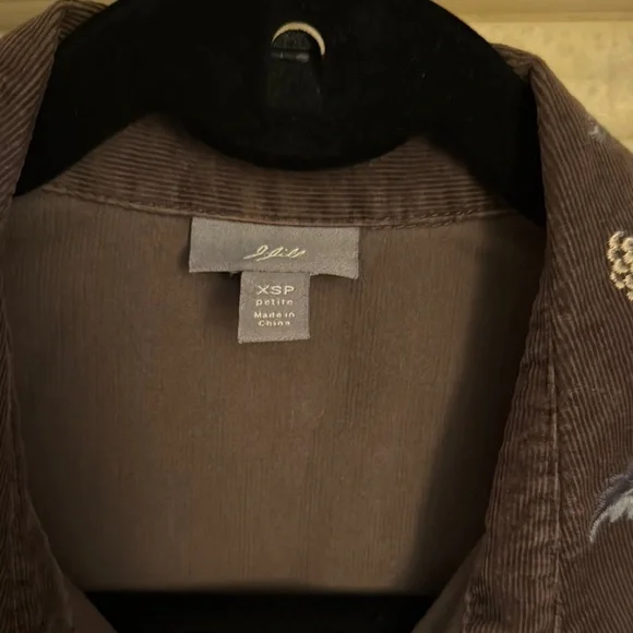 Embroidered Floral Button-Up Shirt - Picture 3 of 7